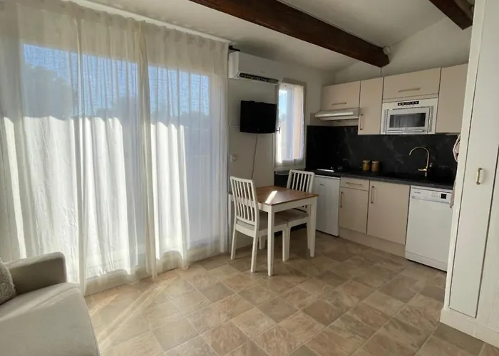 Appartement Pinede Piscine Clim Proche Plage Village Naturiste